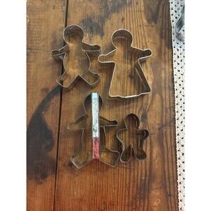 Vintage Metal Gingerbread Men Women Lot Christmas Cookie Cutters  set of 4